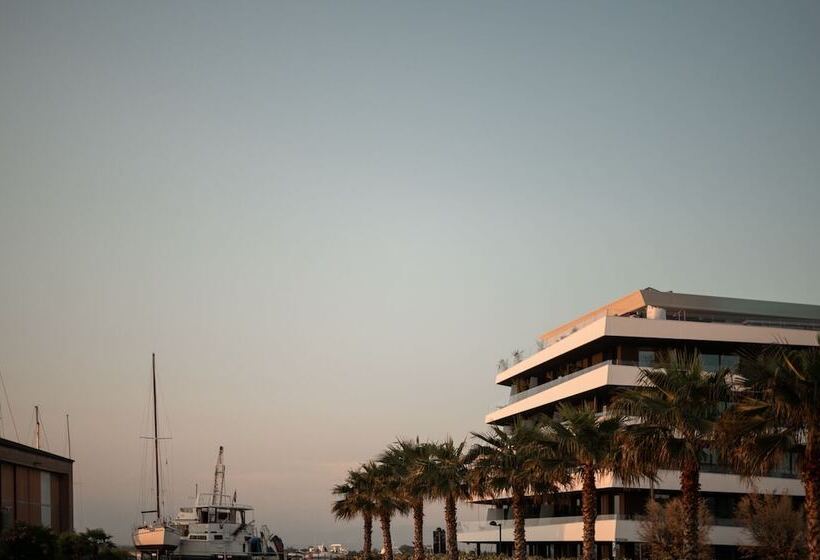 Отель Laguna Faro Suites Adults Only & Free Beach