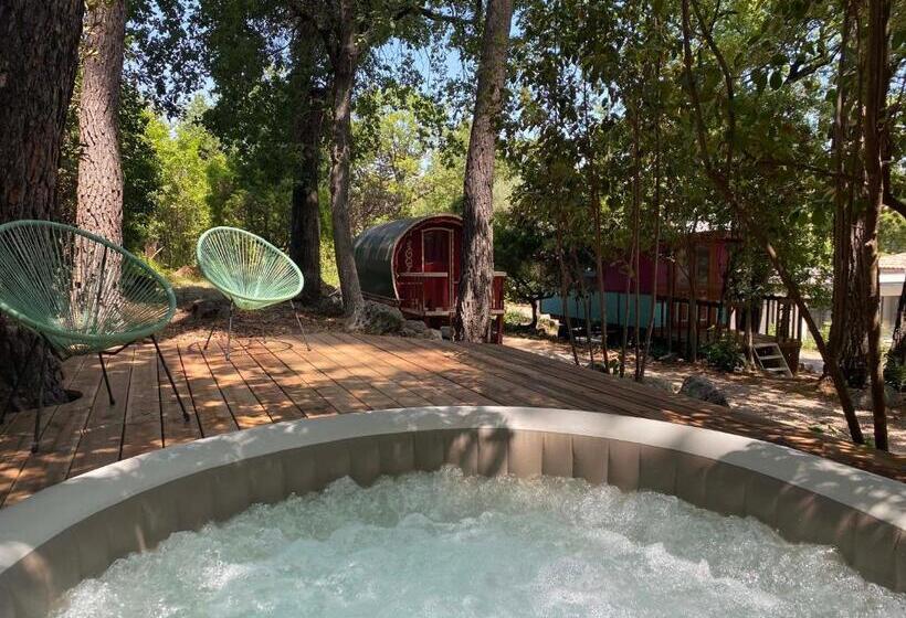 فندق Les Roulottes De Bayama  Logement Insolite Avec Jacuzzi