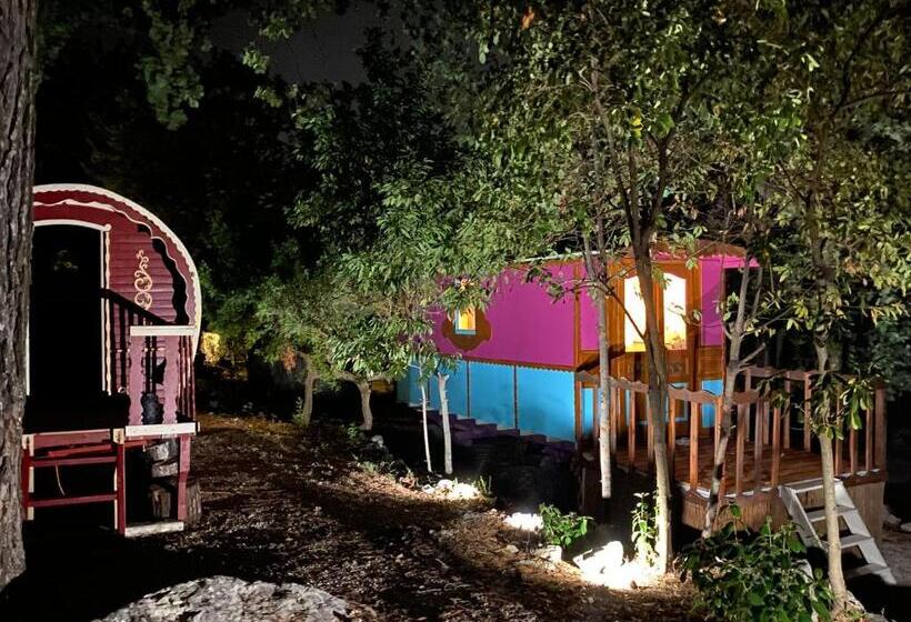 فندق Les Roulottes De Bayama  Logement Insolite Avec Jacuzzi