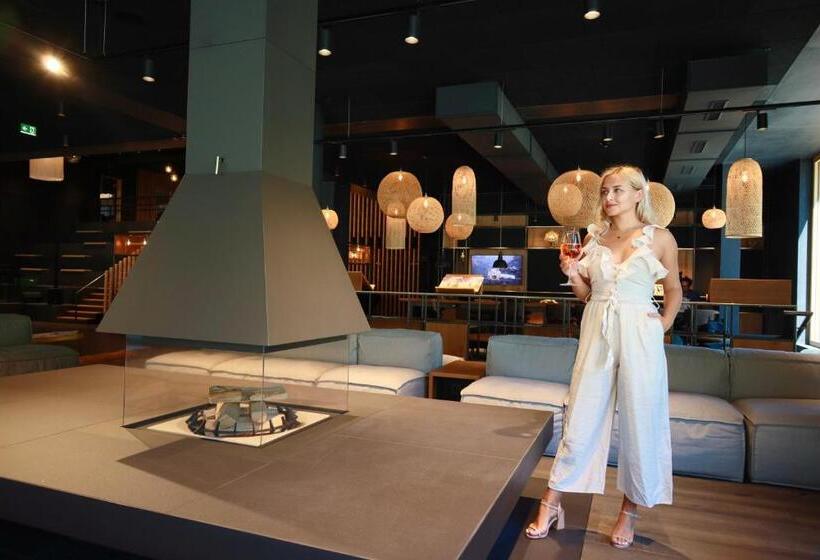 בית מלון כפרי Revier Mountain Lodge Montafon