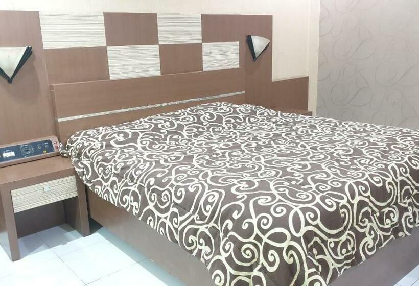 Отель Suroyo Redpartner