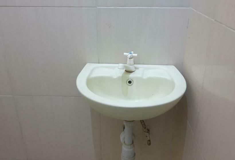 Отель Suroyo Redpartner