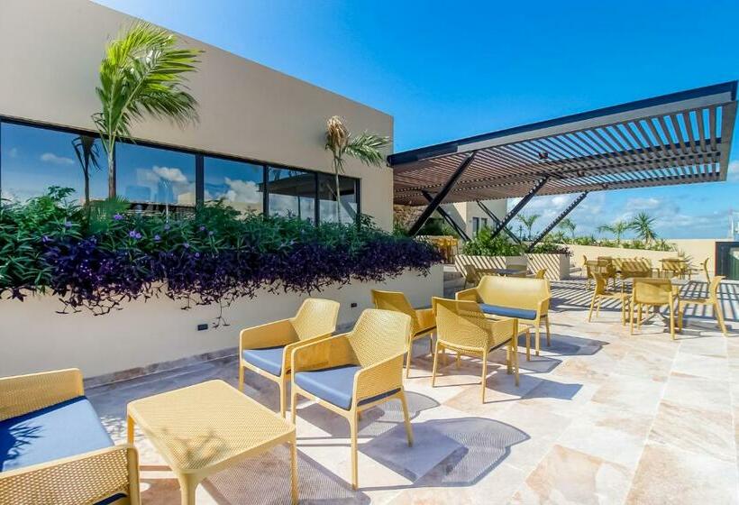 ホテル Syrena At 203