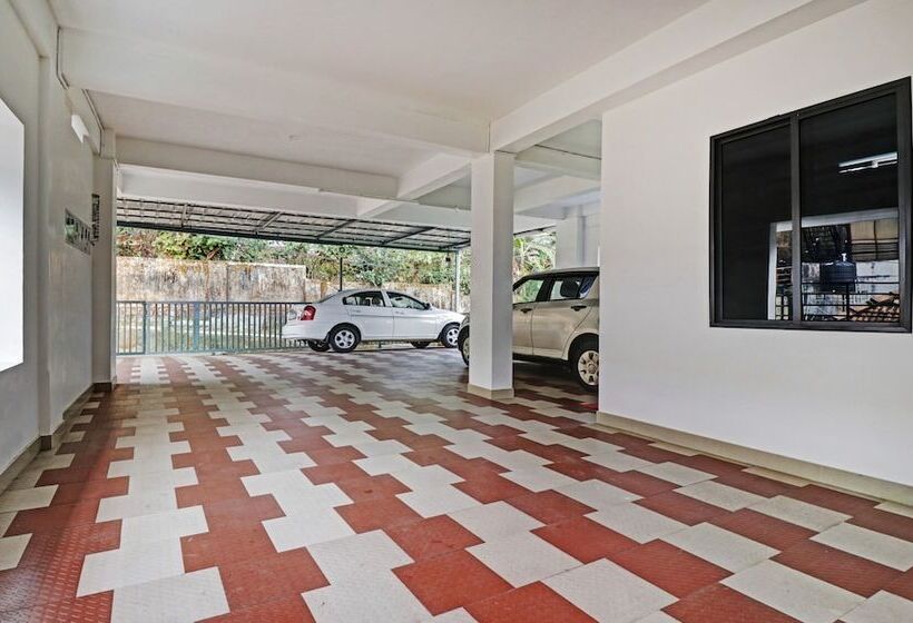 Hotel Treebo Nirupama ,750m From Aluva Railway Station