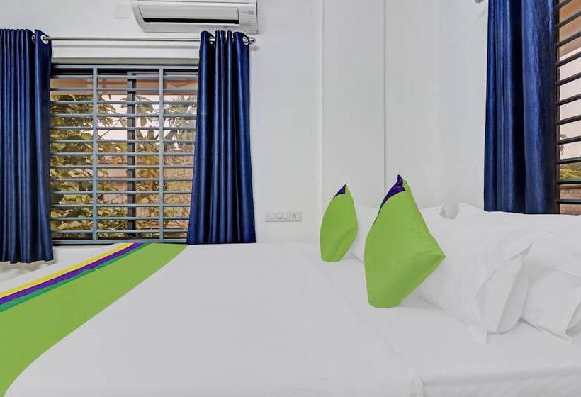 Hotel Treebo Nirupama ,750m From Aluva Railway Station