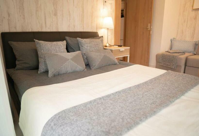 Osaka Sunshine Tower63