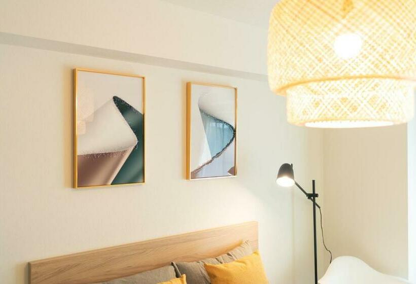 Osaka Sunshine Tower82