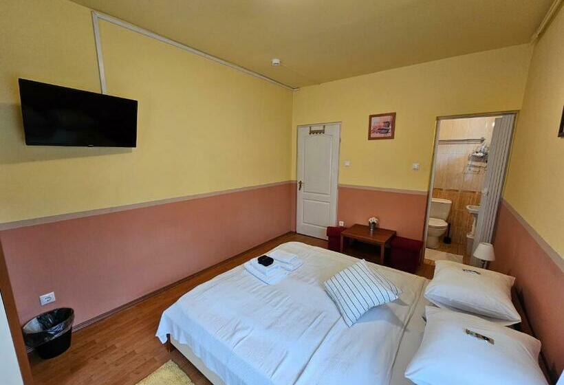 פנסיון Abigél 2 Vendégház