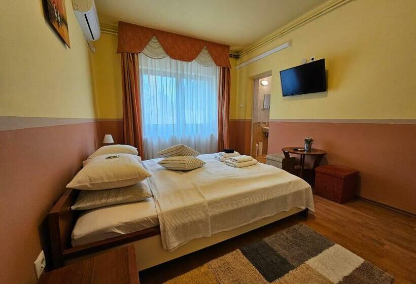 פנסיון Abigél 2 Vendégház