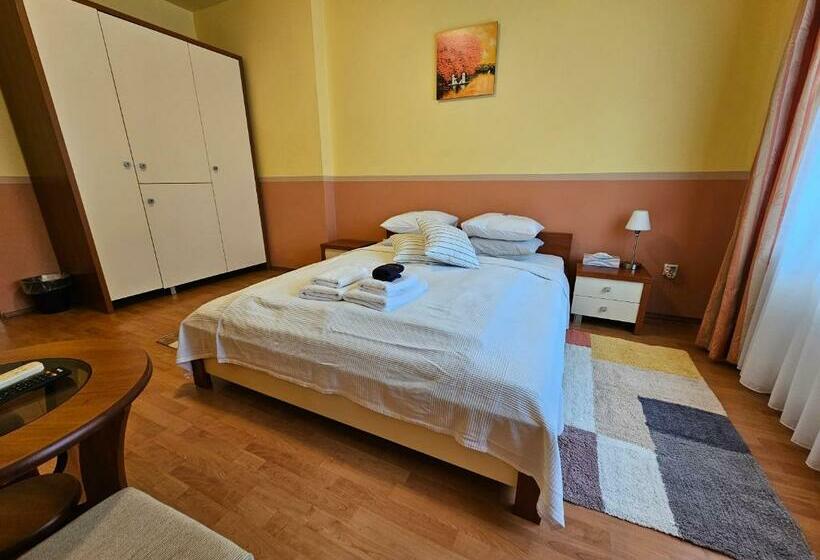 פנסיון Abigél 2 Vendégház