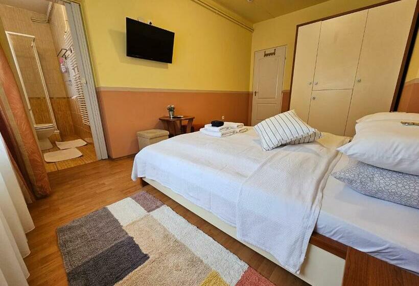 פנסיון Abigél 2 Vendégház