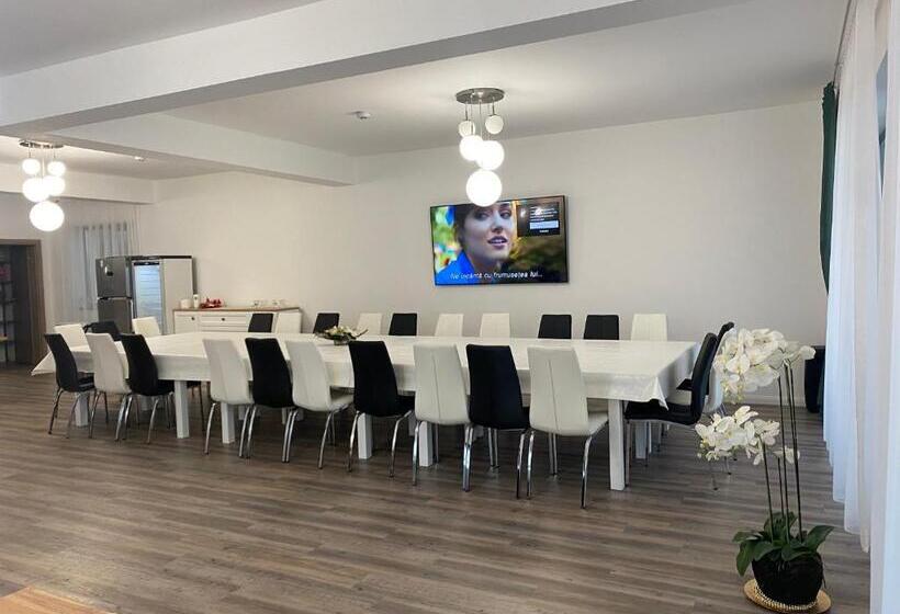 膳宿费 Alpin House Colibita