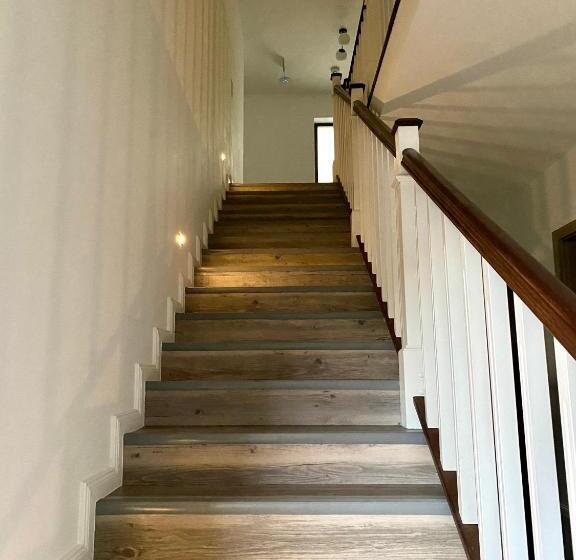 膳宿费 Alpin House Colibita