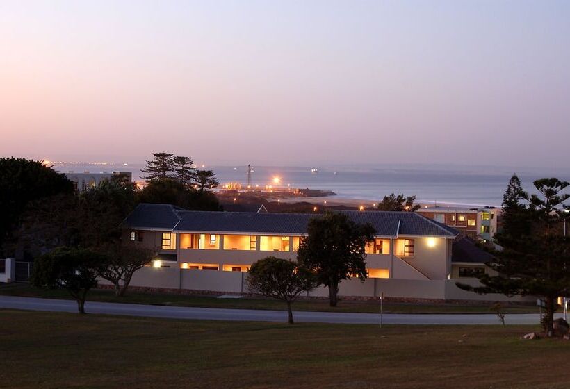 بنسيون Room In B&b   Cozy Guest Room With Double Bed, Sofa Bed And Kitchen, Near Port Elizabeth