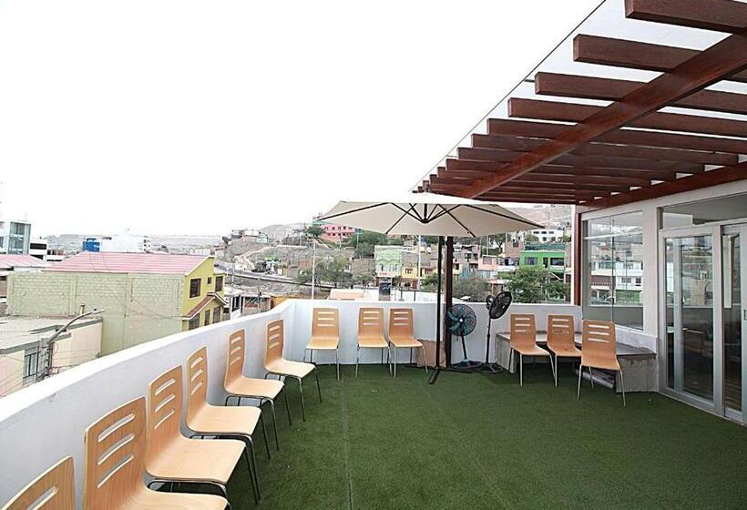 پانسیون Hostal Coral