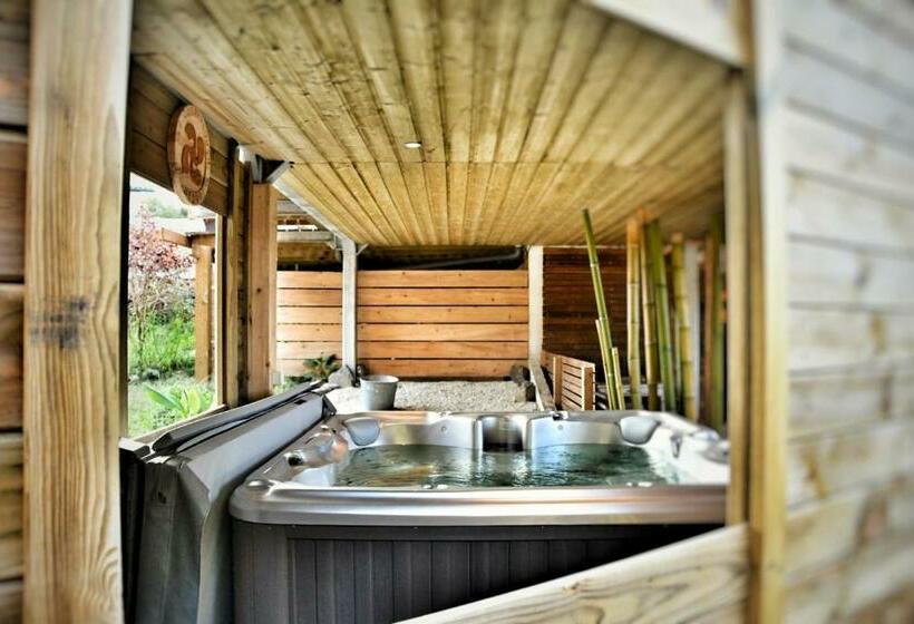 펜션 La Wodapalousa, Surf & Crossfit Guesthouse, 800m From Beach