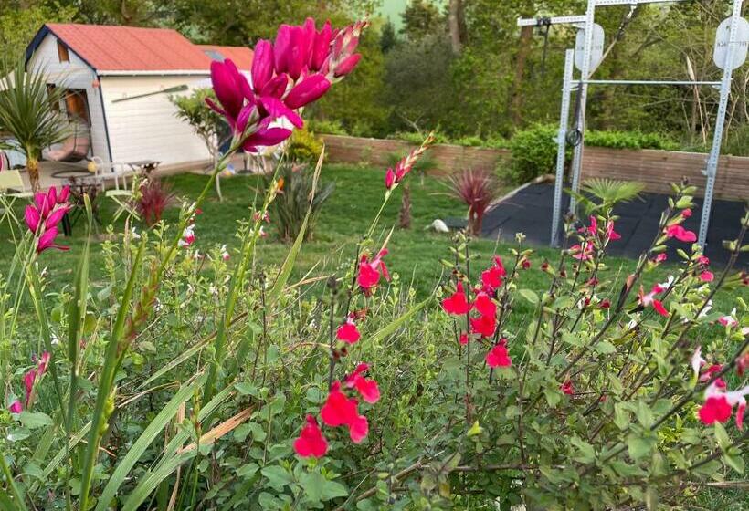 펜션 La Wodapalousa, Surf & Crossfit Guesthouse, 800m From Beach