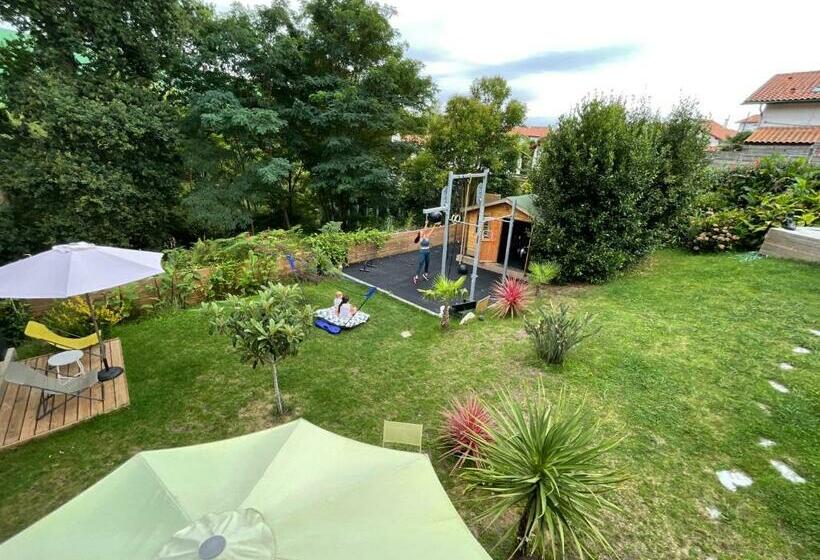 펜션 La Wodapalousa, Surf & Crossfit Guesthouse, 800m From Beach