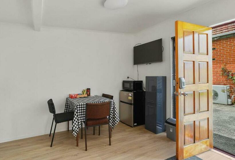 פנסיון Terracotta Cottage