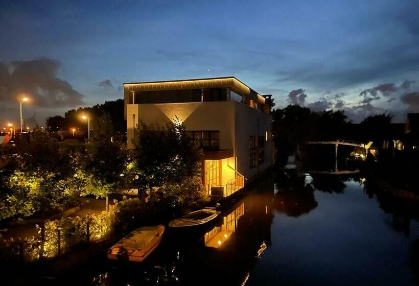 Above And Beyond   Luxe Suite Met Sauna En Stoomdouche