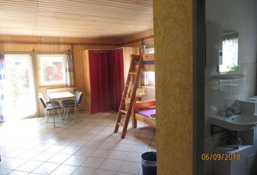 旅馆 Gruppenbungalow Waldhaus Am Ferienpark