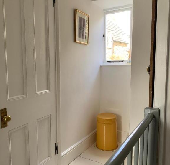 Charming Townhouse In Bruton