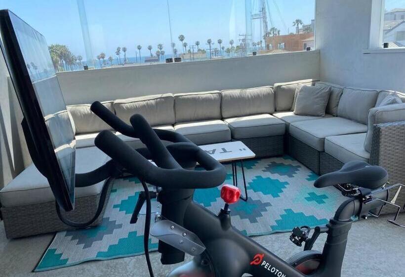 Coastal Paradise . Steps To The Beach . Pool . Hot Tub