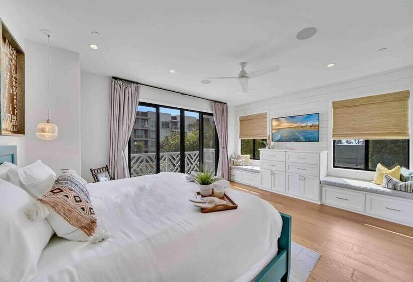 Coastal Paradise . Steps To The Beach . Pool . Hot Tub