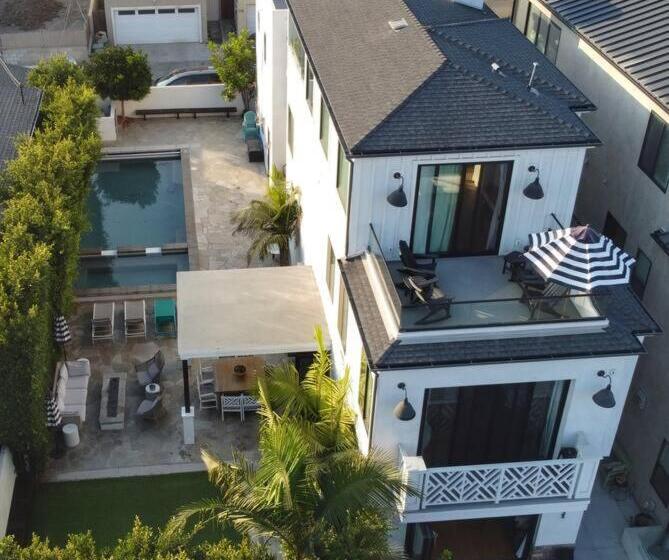 Coastal Paradise . Steps To The Beach . Pool . Hot Tub