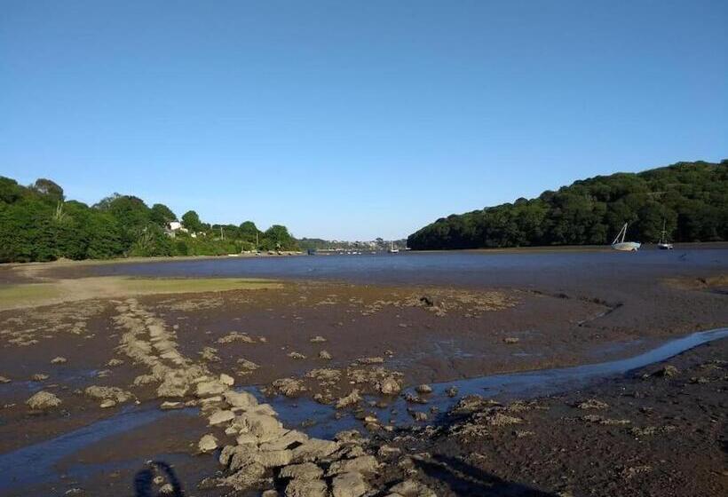 Dingley Dell Superb Location For Truro In Private Accommodation