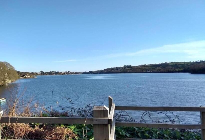 Dingley Dell Superb Location For Truro In Private Accommodation