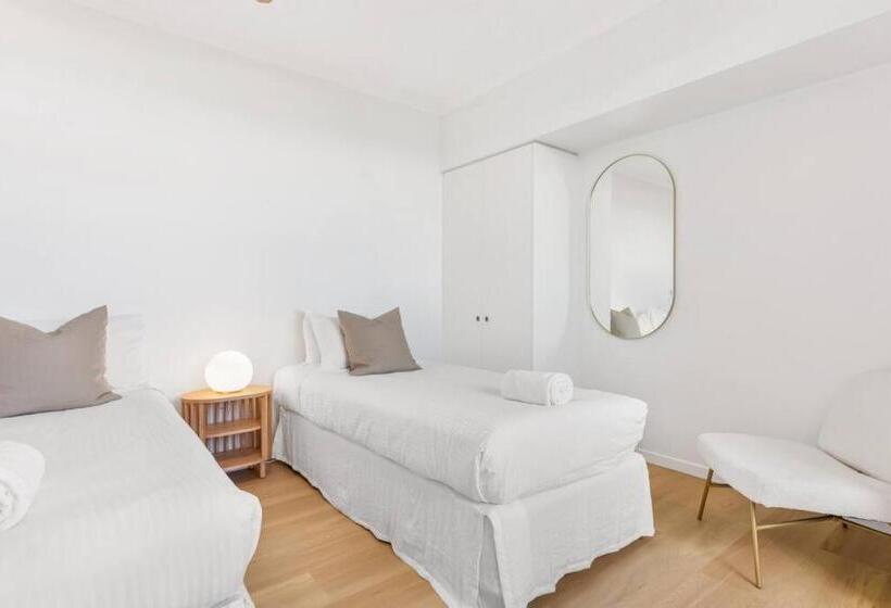 Fresh Beautifully Styled 2 Br Resort Apt At Marcoola