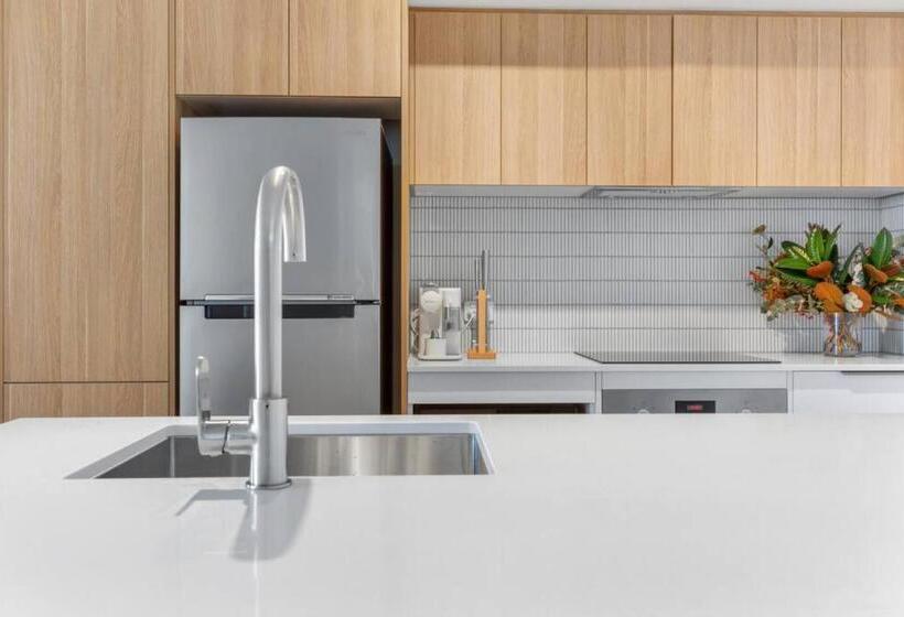 Fresh Beautifully Styled 2 Br Resort Apt At Marcoola