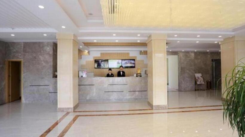 Отель Greentree Inn Tibet Nyingchi City Biji Shenshan