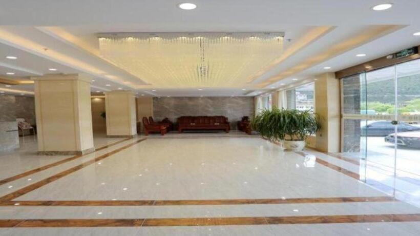 Отель Greentree Inn Tibet Nyingchi City Biji Shenshan