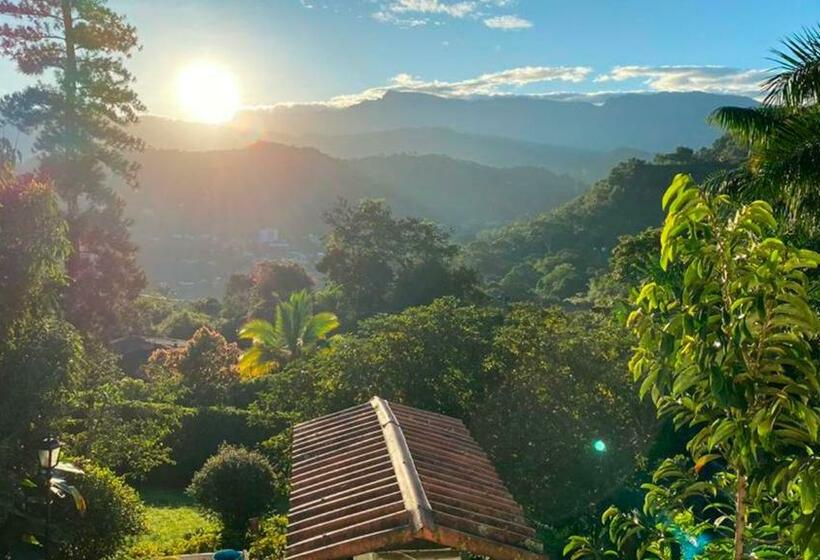 בית מלון כפרי Guacaná