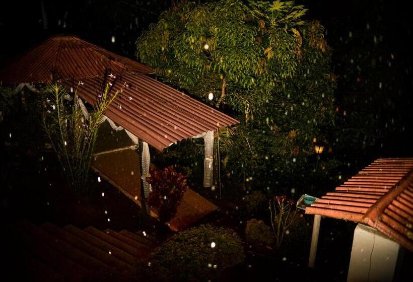 בית מלון כפרי Guacaná