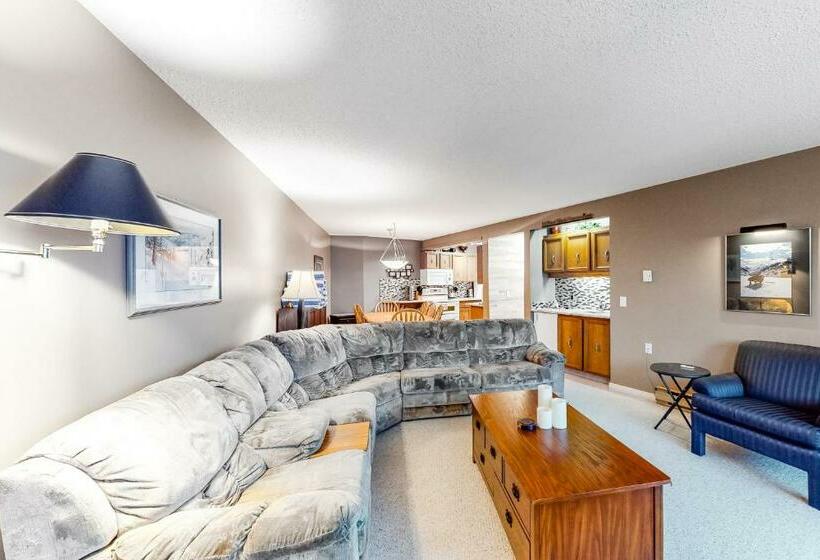 בית מלון כפרי Ponderosa Inn 316