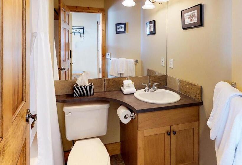 בית מלון כפרי South Face B