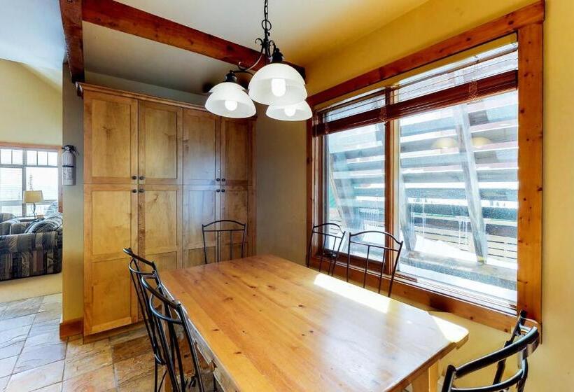 בית מלון כפרי South Face B