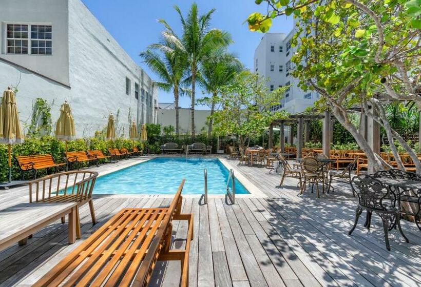 Отель Global Luxury Suites At The Variety