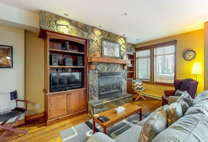 Отель Towering Pines 2