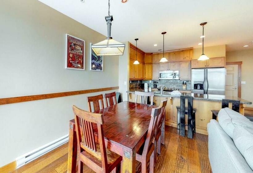 Отель Towering Pines 2