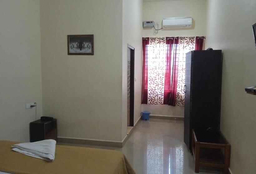 Отель Grand Jp Inn Near 2 Km From Gundlupet Bus Stand