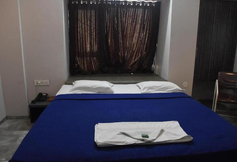 فندق Vrindavan Deluxe, Kolhapur