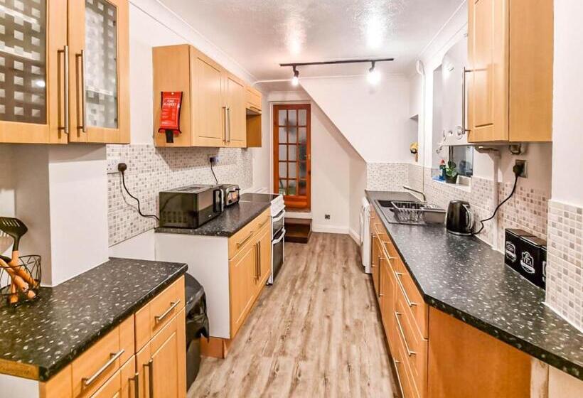 Ipswich Suffolk Contractor Holiday Short Stay