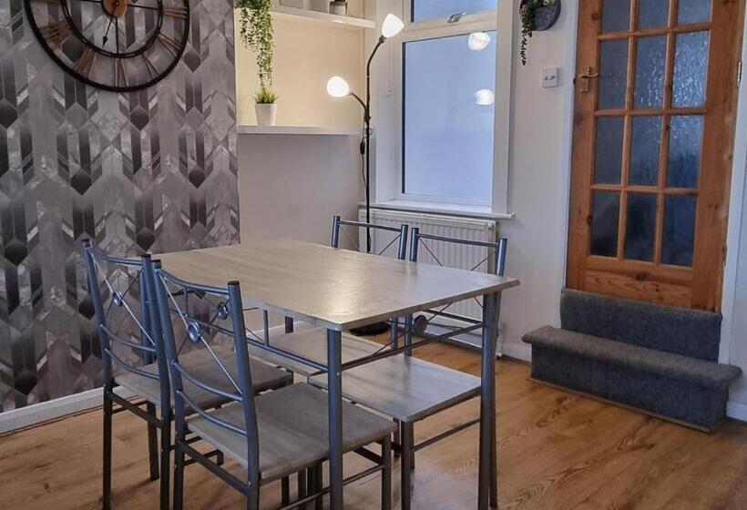 Ipswich Suffolk Contractor Holiday Short Stay