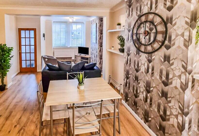 Ipswich Suffolk Contractor Holiday Short Stay