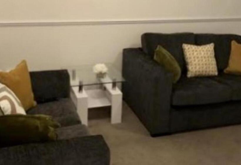 Lovely 3 Bed House In Chafford Hundred