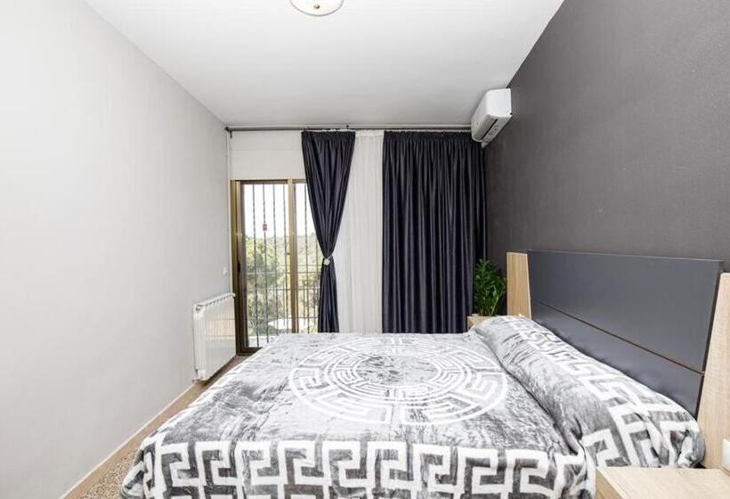 Maravillosa Casa Con Piscina Grande Y Bosque